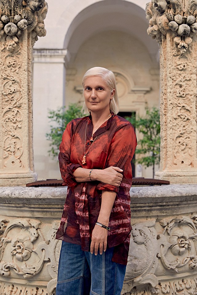 Maria Grazia Chiuri, diretora criativa  da Dior, em Lecce, cidade próxima de onde seu pai nasceu (Foto: Teresa Ciocia para Dior)