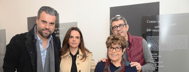 Jacques Rodrigues, diretor da Talento Joias, Luciana Brito, a artista Regina Silveira e Waldick Jatoba