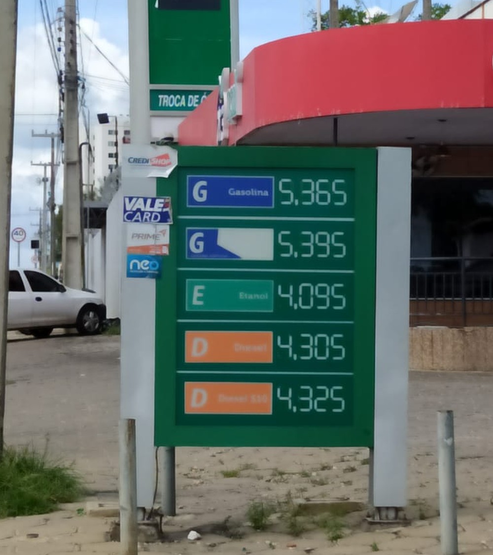 Preço do litro da gasolina passa de R$ 5,50 em postos de combustíveis