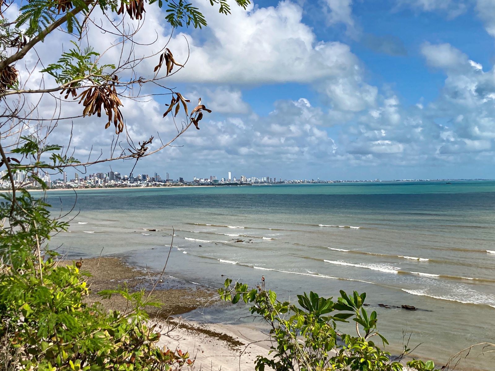 Litoral da Paraíba tem 5 trechos de praias impróprios para banho; veja locais