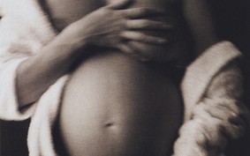 Skincare na gravidez: cuidados, riscos e os ativos contraindicados