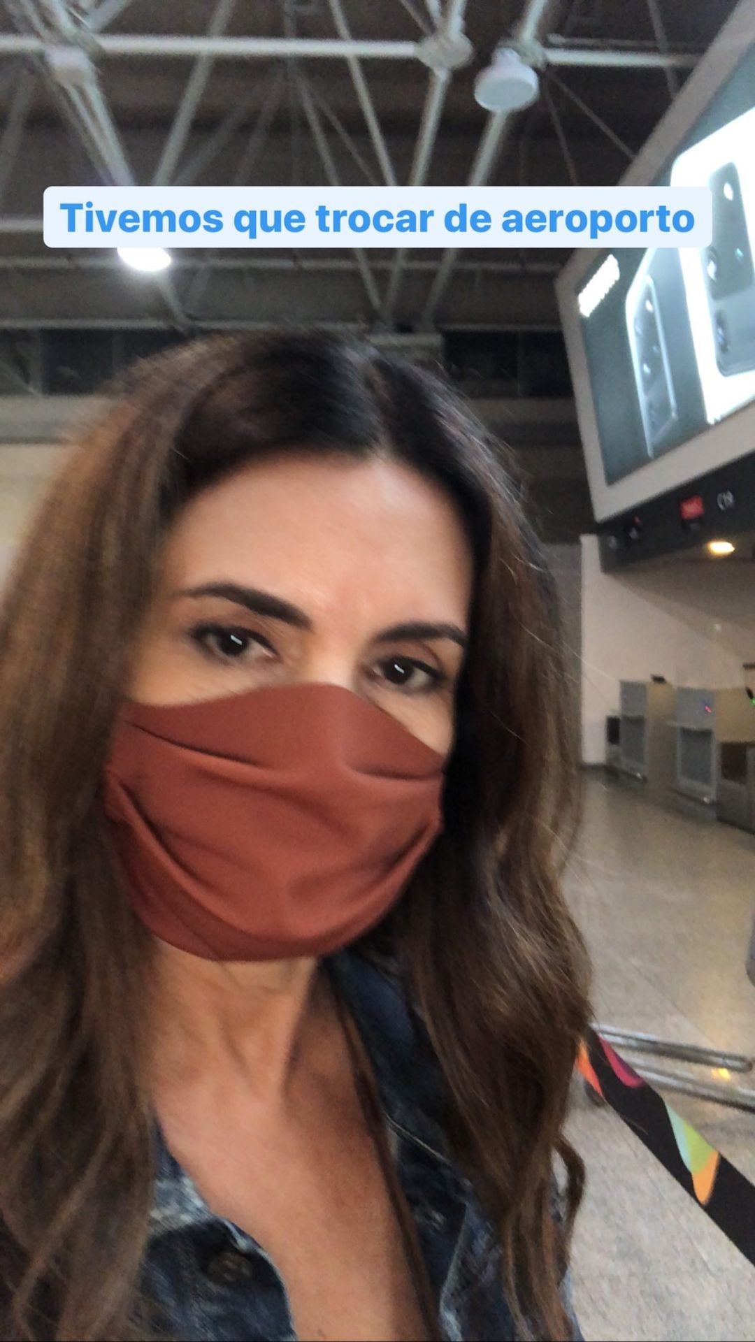 Fátima Bernardes enfrenta chuva e aeroporto cheio para viajar no feriadão  (Foto: Reprodução/Instagram)