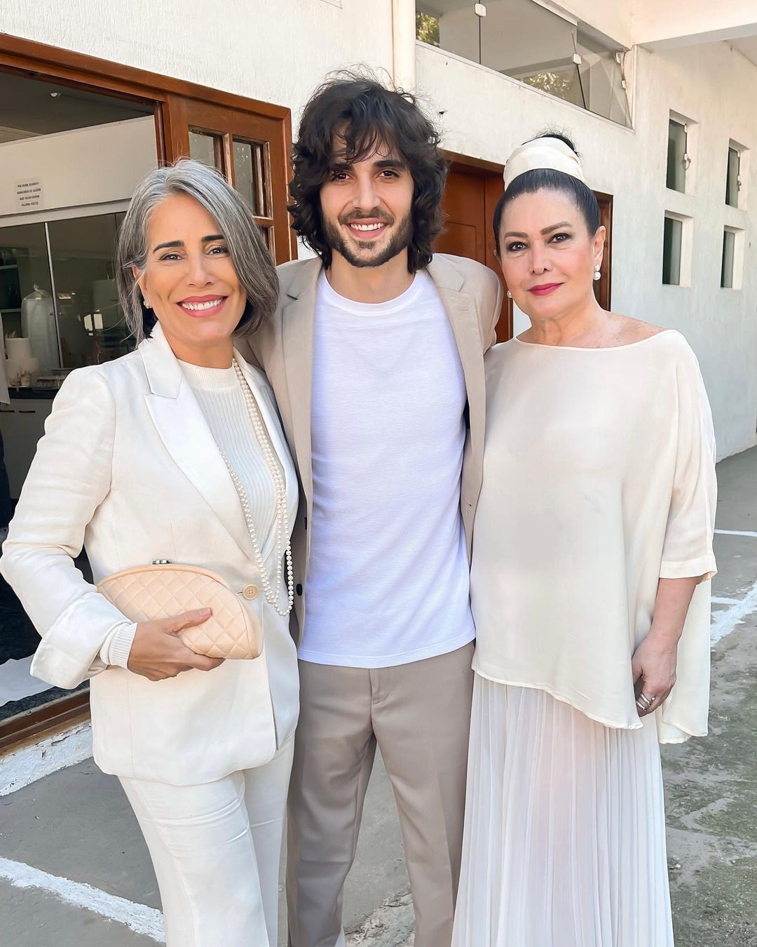 Fiuk com a mãe, Cristina Karthalian, e Gloria Pires (Foto: Reprodução/Instagram)