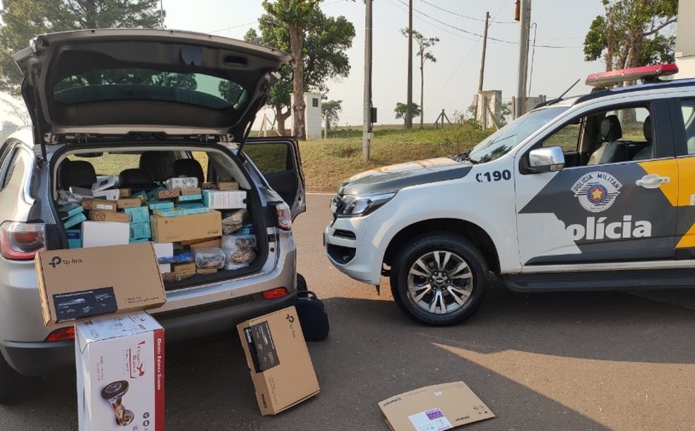 Produtos sem documentação fiscal vindos do Paraguai foram encontrados pela Polícia Rodoviária — Foto: Polícia Militar Rodoviária 