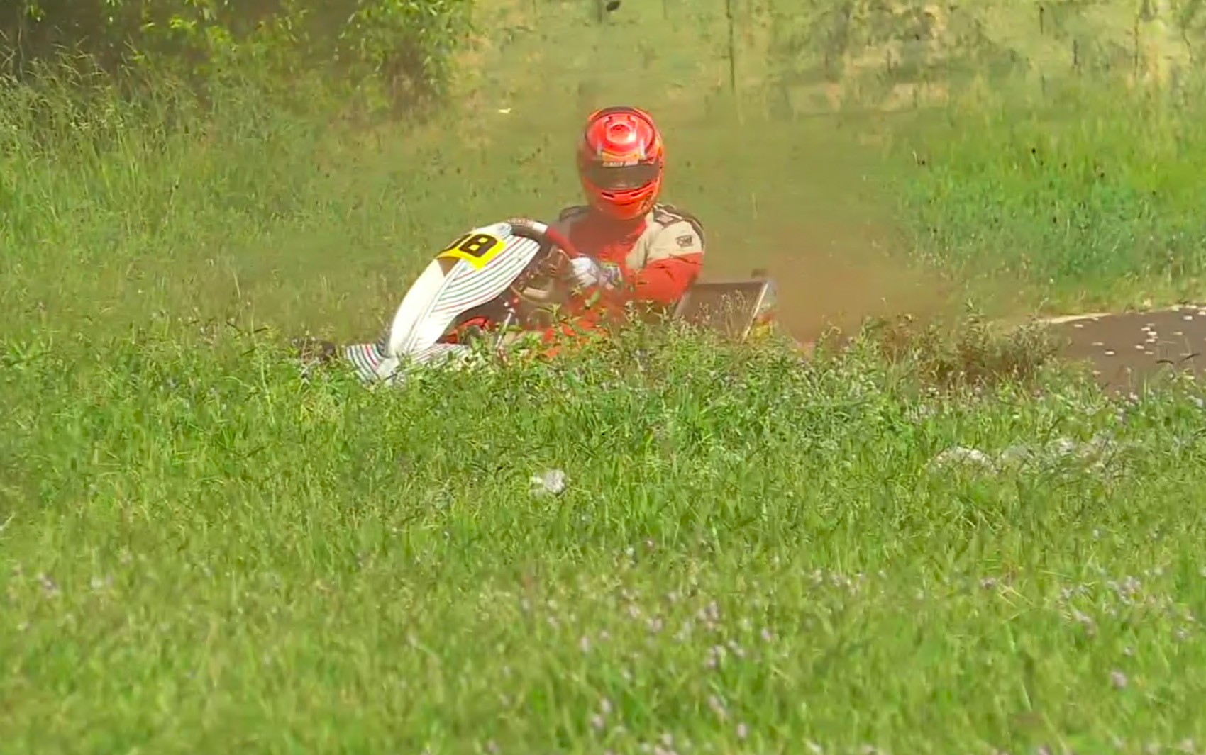 Pilotos de corrida reclamam de abandono do kartódromo de Ribeirão Preto, SP