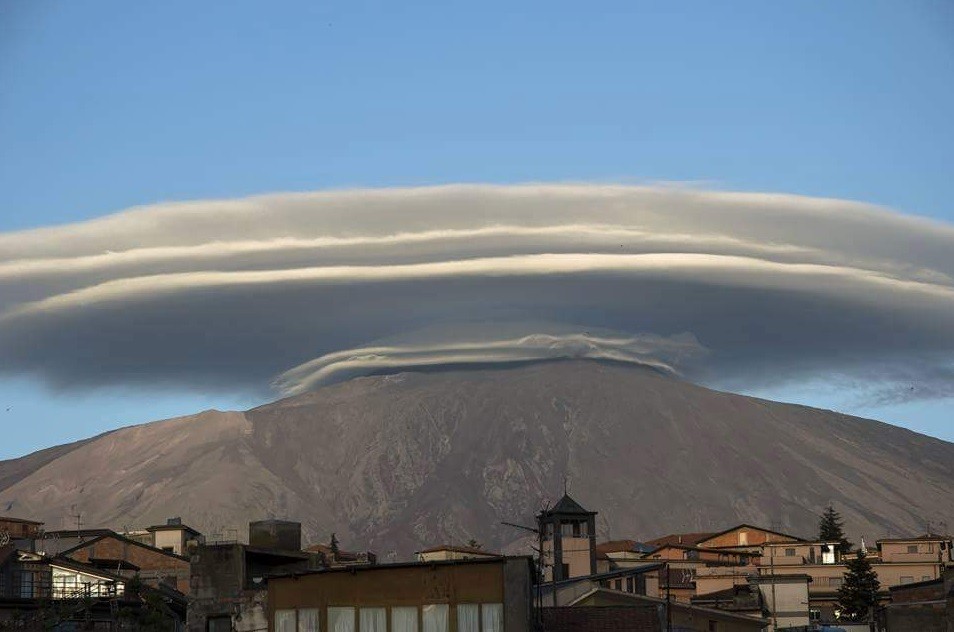ETs no alto de Etna?