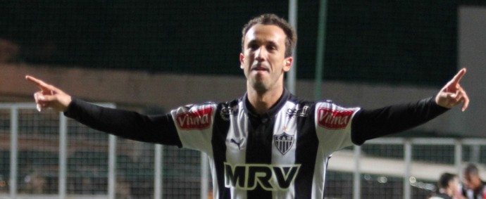 Thiago Ribeiro gol Atlético-MG x Coritiba (Foto: DOUG PATRÍCIO - Agência Estado)