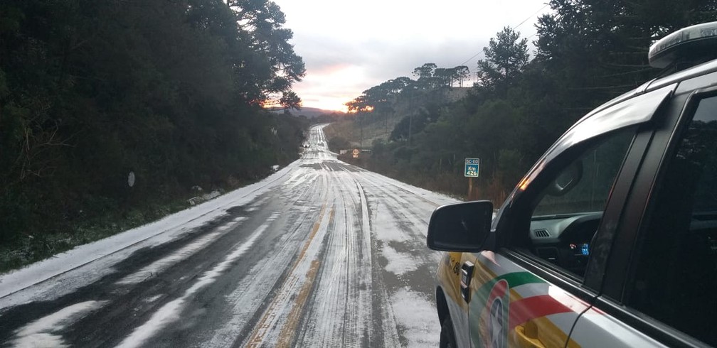 Rodovia na região Serrana de Santa Catarina — Foto: PRMv/Divulgação