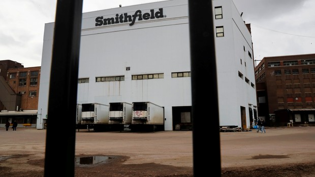Unidade da Smithfield Foods em Sioux Falls, Dakota do Sul, que foi fechada por causa do coronavírus  (Foto: REUTERS/Shannon Stapleton)