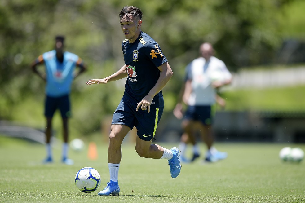 Pepê treina com a Seleção na Granja Comary — Foto: Divulgação / CBF