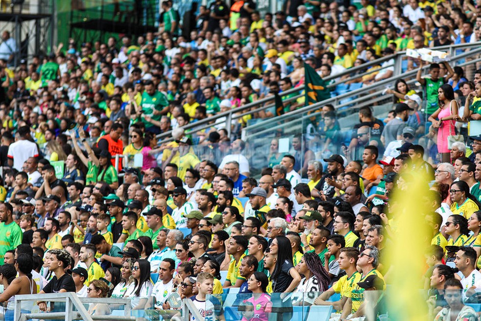 Torcida do Cuiabá na Arena Pantanal — Foto: AssCom Dourado
