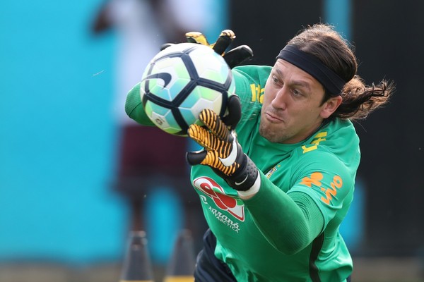 Corintiano Cássio volta à Seleção e será o único 