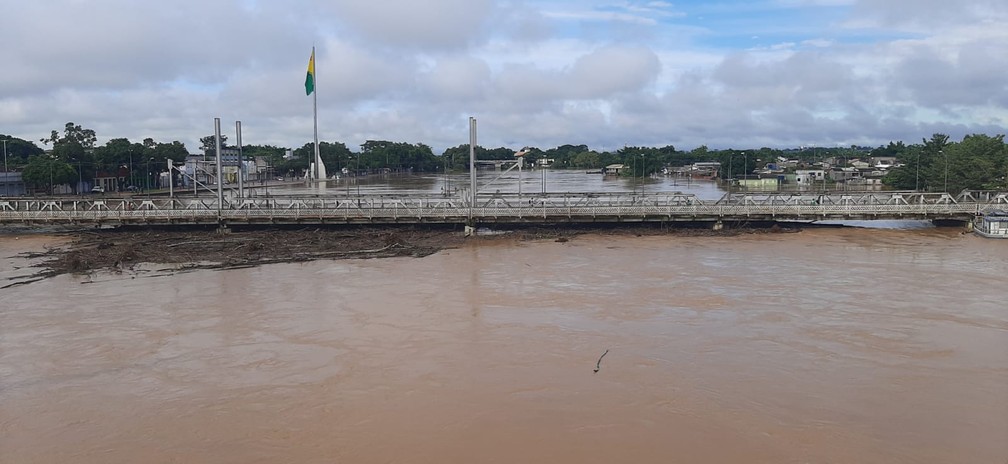 Rio Acre marca 16,84 metros na medição da manhã desta terça-feira (28) em Rio Branco — Foto: Eldérico Silva/Rede Amazônica