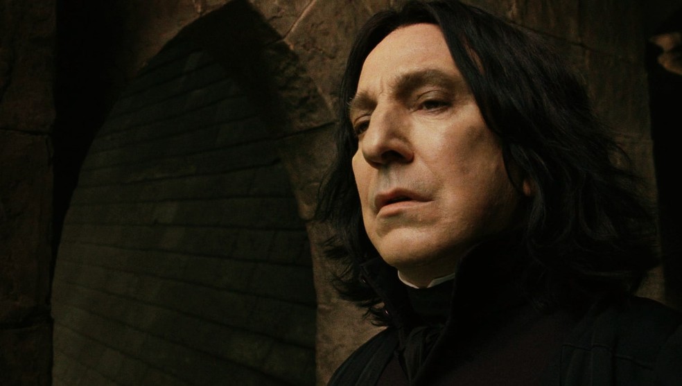 Alan Rickman, homenageado em Doodle pelo Google hoje (30), é famoso pelo seu papel de Severo Snape, em Harry Potter — Foto: Reprodução/Warner Bros