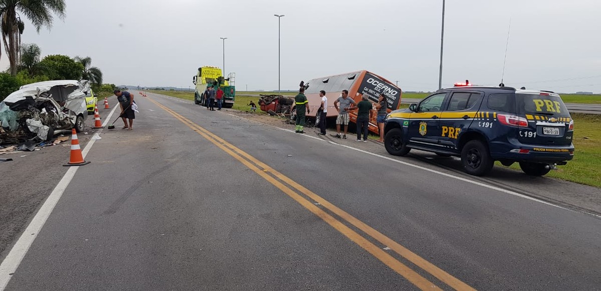 Motorista morre após acidente envolvendo três veículos na BR116, em Pelotas Rio Grande do Sul