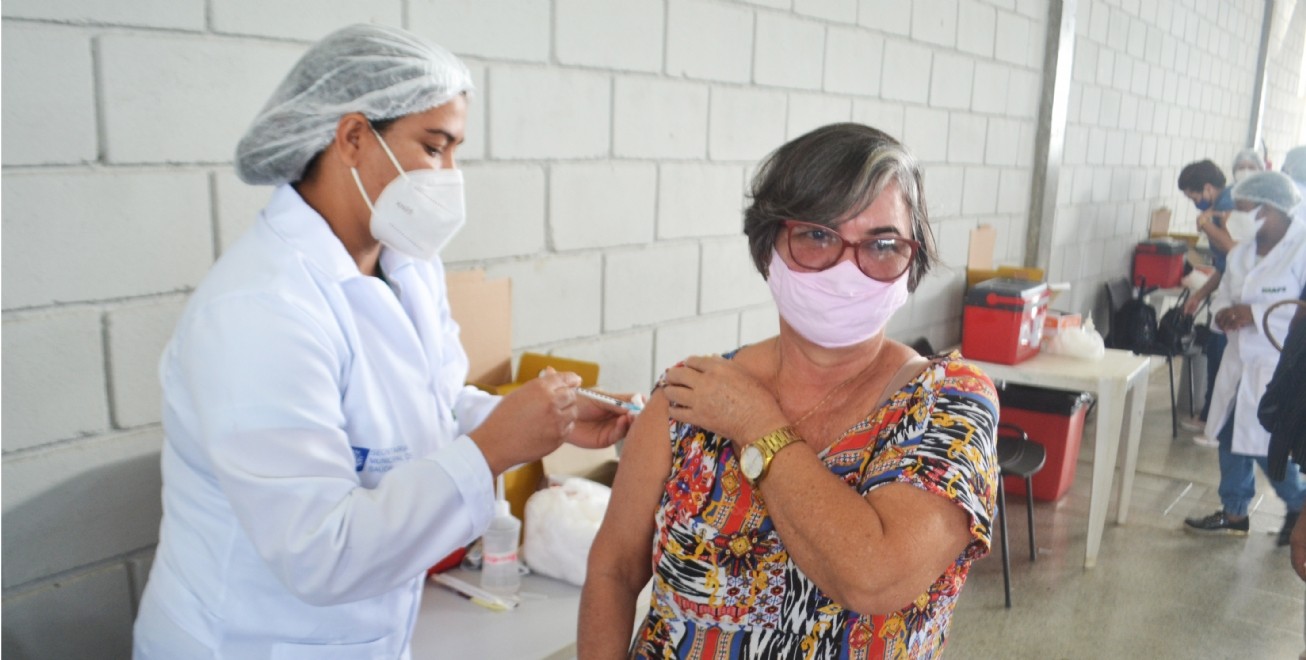 Vacinação contra Covid-19 será para todos os públicos habilitados no sábado, em Feira de Santana