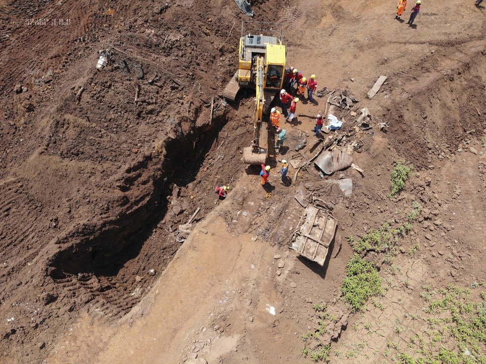 Corpo foi encontrado em Brumadinho quase 9 meses após rompimento de barragem da Vale — Foto: Corpo de Bombeiros/Divulgação
