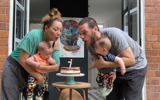 Fabíula Nascimento e Emílio Dantas celebram sete meses de filhos gêmeos
