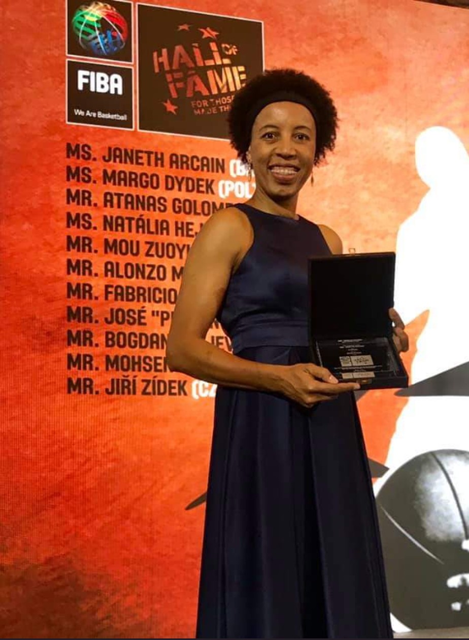 Janeth Arcain entra oficialmente para o Hall da Fama do basquete