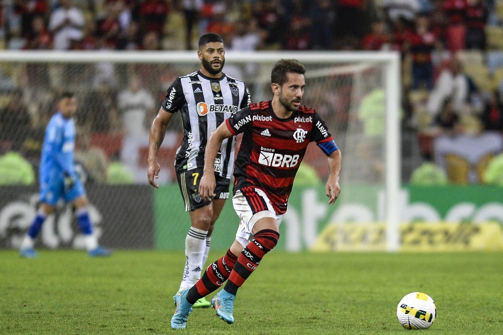 Everton Ribeiro em ação contra o Galo — Foto: Marcelo Cortes/Flamengo