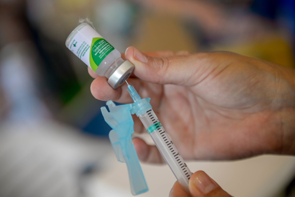 Campanha de vacinação para idosos contra Influenza  — Foto: Alex Pazuello/Semcom