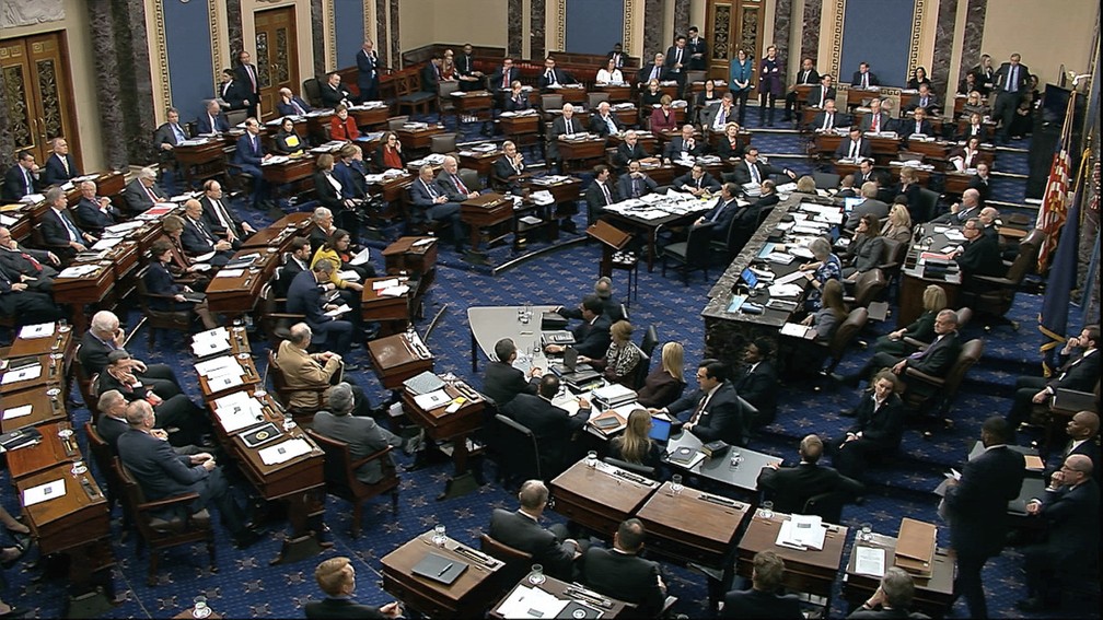 Senado americano concluiu na madrugada desta quarta-feira (22) o 1º dia de debates no julgamento de impeachment do presidente Donald Trump — Foto: Senate Television via AP