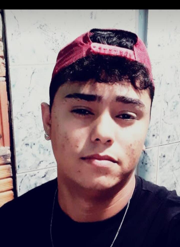 Homem tem traumatismo craniano após acidente, é liberado de hospital e fica em coma no AC; esposa acusa médicos de negligência e PM de agressão