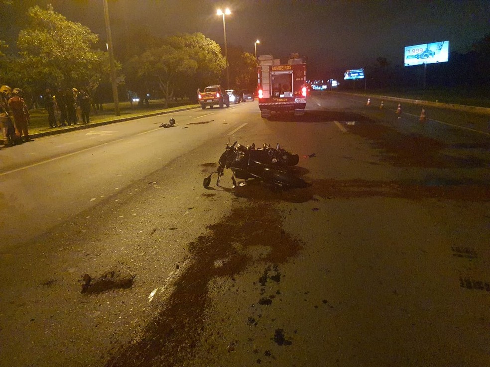 Motociclista fica gravemente ferido em acidente de trânsito no DF — Foto: CBMDF/Divulgação