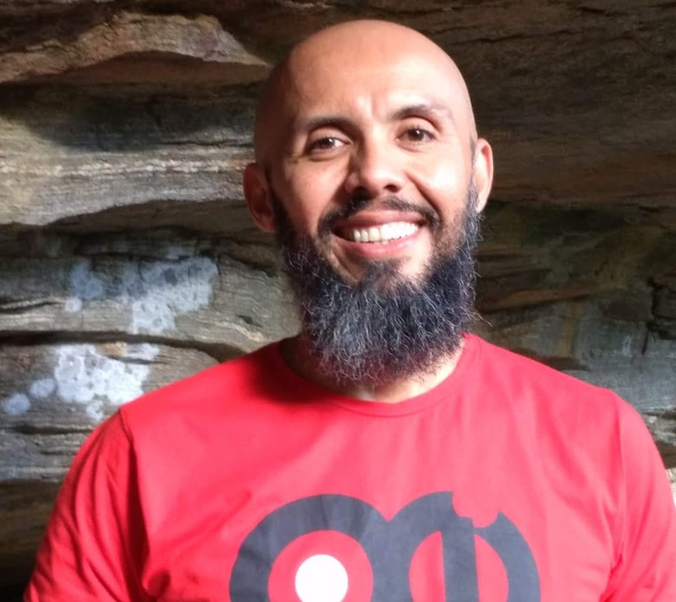 Henrique Fontes lança o livro 'Dramaturgia do Desejo – 3 peças de amar' — Foto: Divulgação