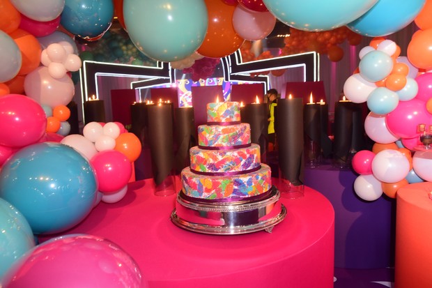 Camila Loures comemora aniversário em festa com tema do BBB (Foto: Leo Franco e Lucas Ramos / AgNews)