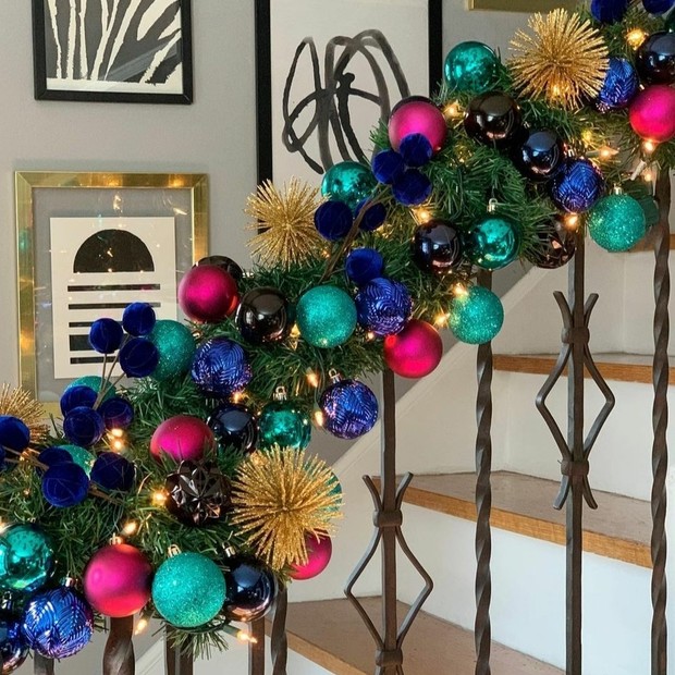 Decoração de Natal colorida: 16 ideias para se inspirar! (Foto: Reprodução/Instagram @stephaniemichelle_athome)