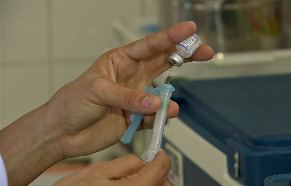 Vacina contra meningite C Ã© disponibilizada gratuitamente pelo SUS (Foto: TV Verdes Mares/ReproduÃ§Ã£o)