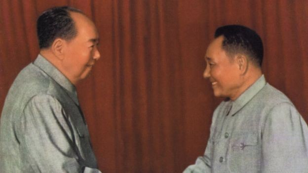 BBC - Deng Xiaoping rompeu com o caminho estabelecido pelo líder da revolução, Mao (à esq.) (Foto: Getty Images via BBC News)