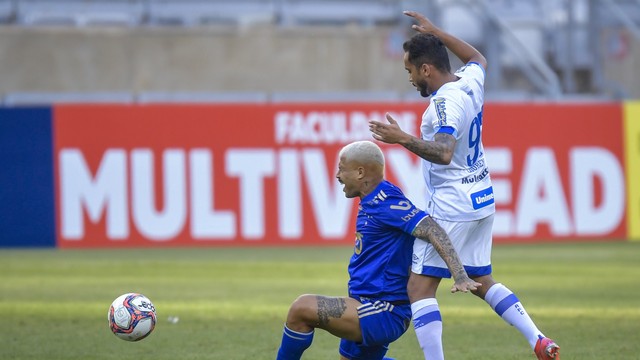 Lance de Cruzeiro x Avaí
