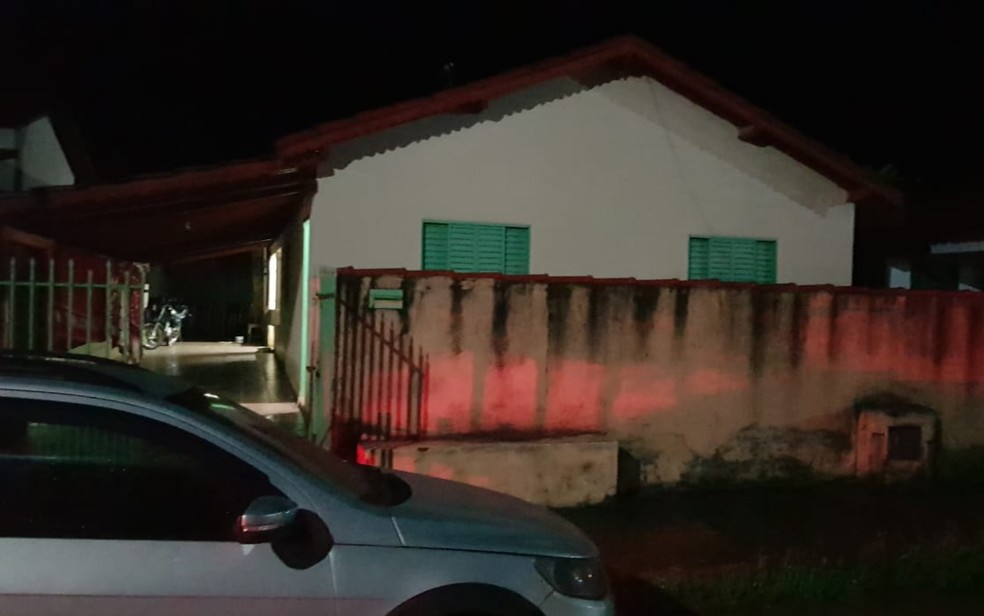 Casa onde jovens foram encontrados mortos em Novo Planalto - Goiás  — Foto: Reprodução