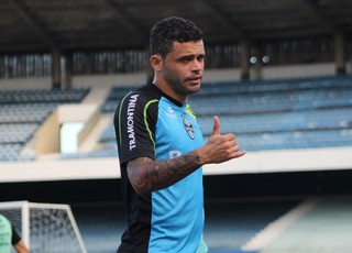 Grêmio tira Edinho dos planos e busca novo clube para o volante em 2015
