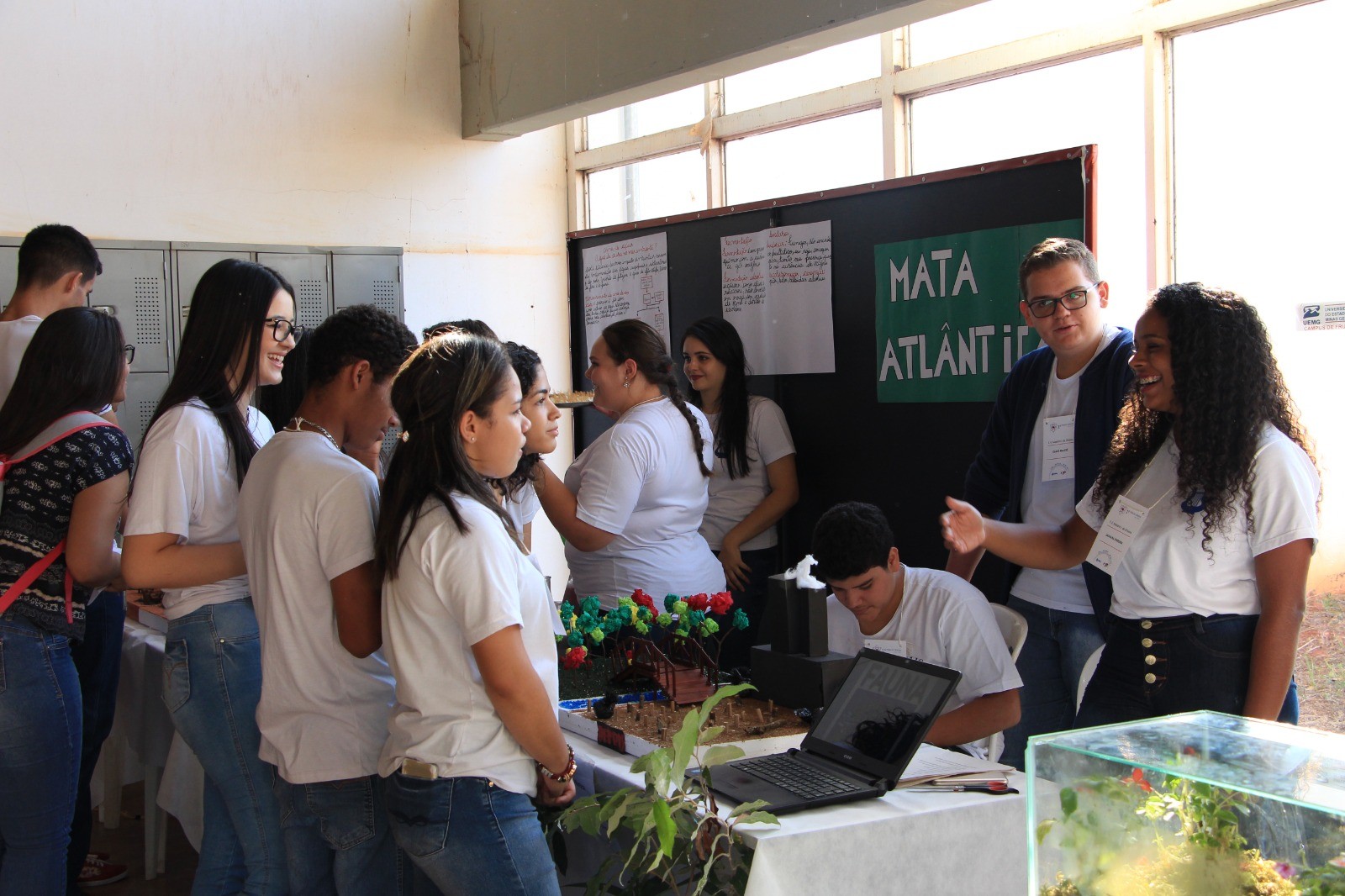 Filtro solar de graviola, goma natural e hambúrguer de ora-pro-nóbis são experimentos da 3ª Feira de Ciências da UEMG, em Frutal