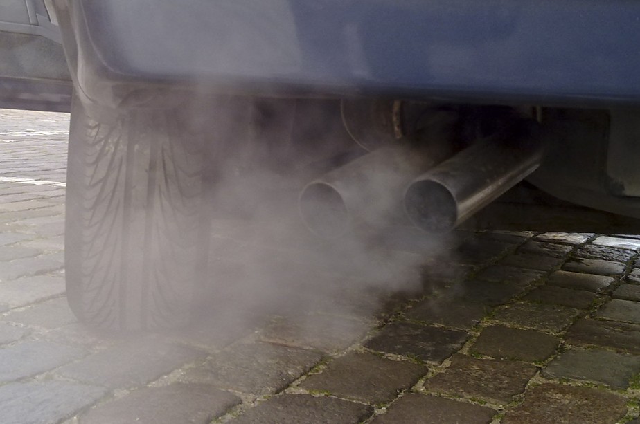 Poluição causada por veículos ainda é um problema nas grandes cidades