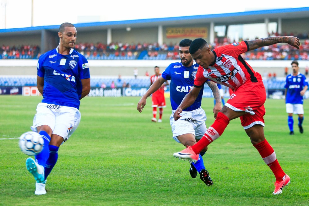 Iago não deve voltar aos gramados este ano — Foto: Ailton Cruz - Gazeta de Alagoas
