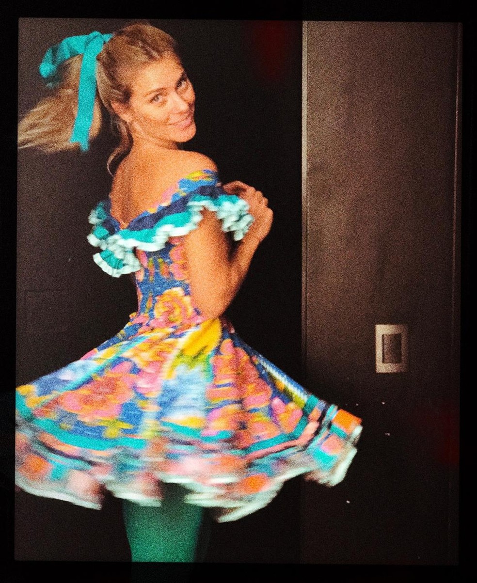 Carolina Dieckmann capricha no look para curtir festas juninas  — Foto: Arquivo pessoal