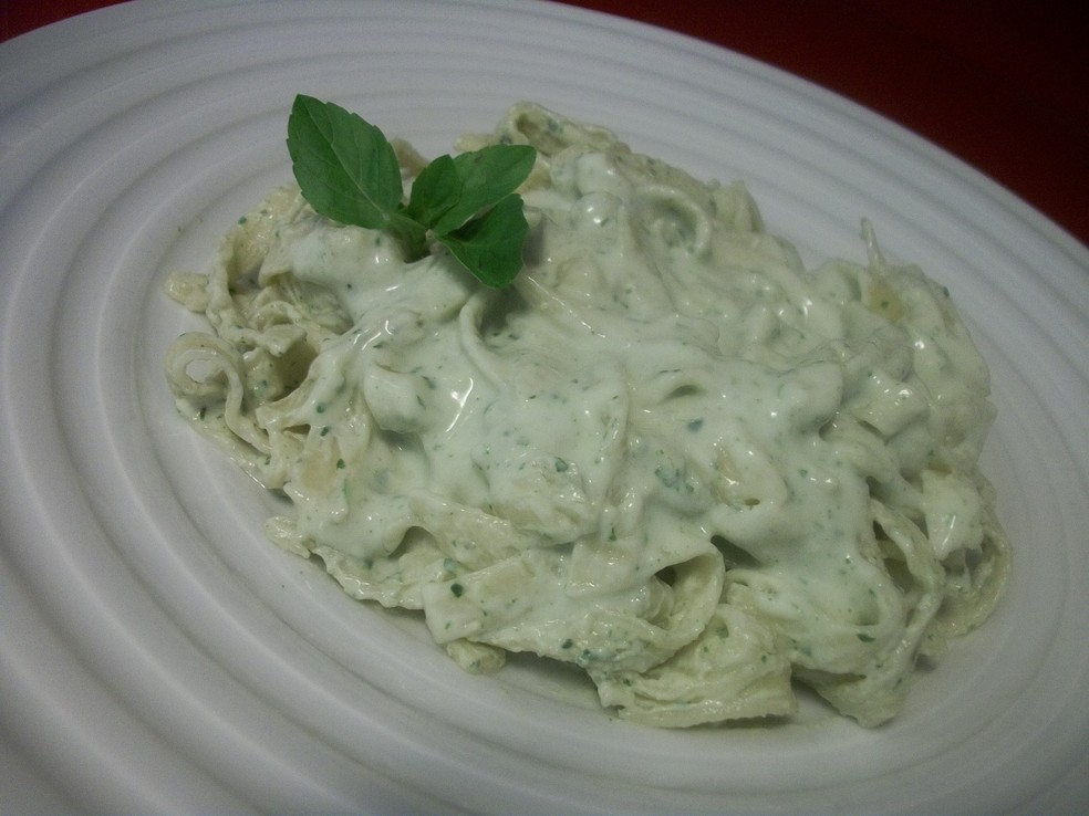 Macarrao Com Molho Cremoso De Manjericao Receitas