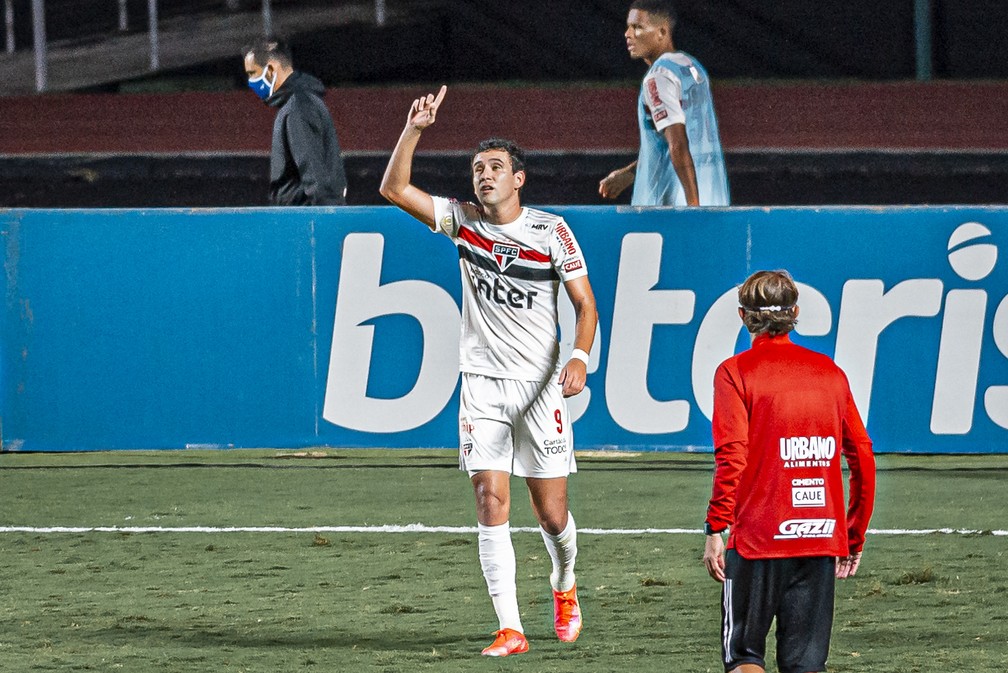 Gols, assistência e conversa com Crespo, Pablo fala sobre 