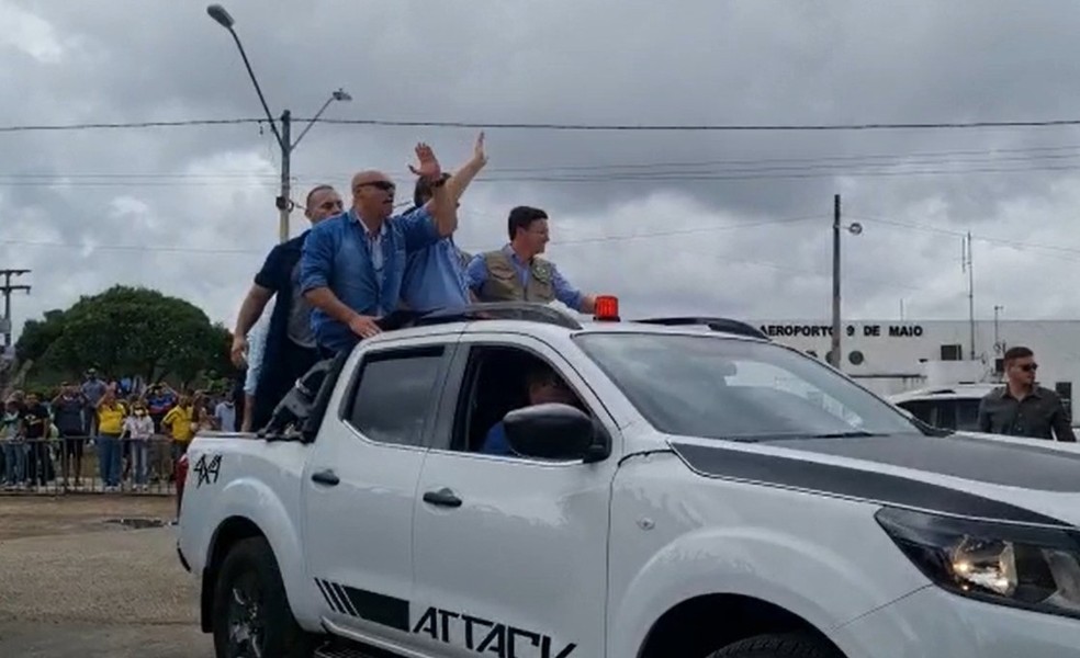 Bolsonaro chega à Bahia para entrega de duplicação de rodovias federais — Foto: Taísa Moura/TV Santa Cruz