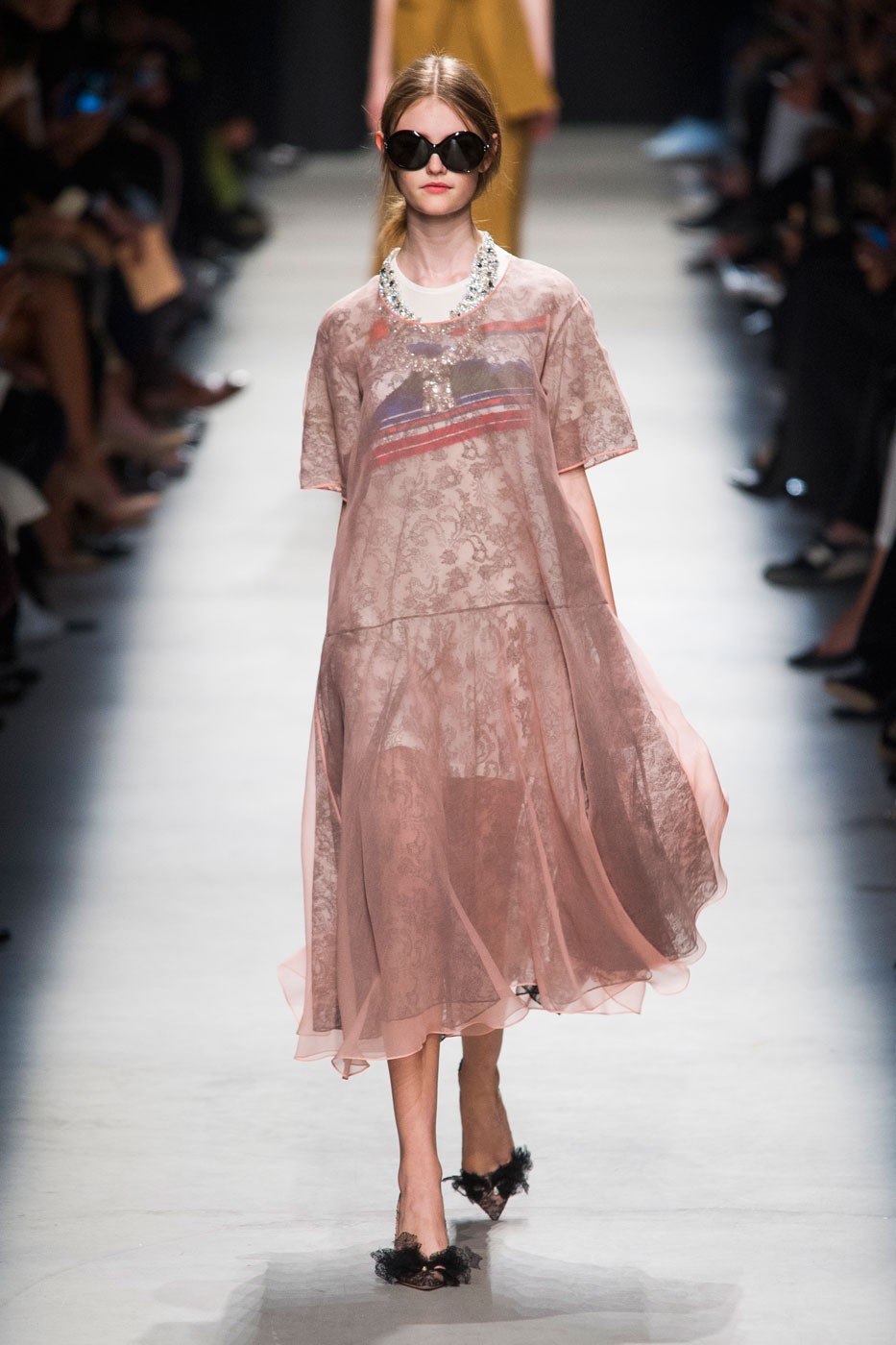 #SuzyPFW: Rochas – Happy Birthday - Vogue | en