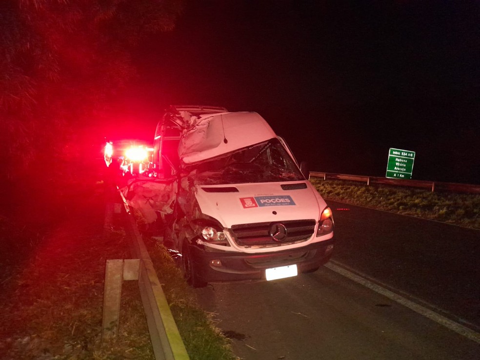 Acidente aconteceu na BR-324, próximo a Feira de Santana — Foto: Portal Poções