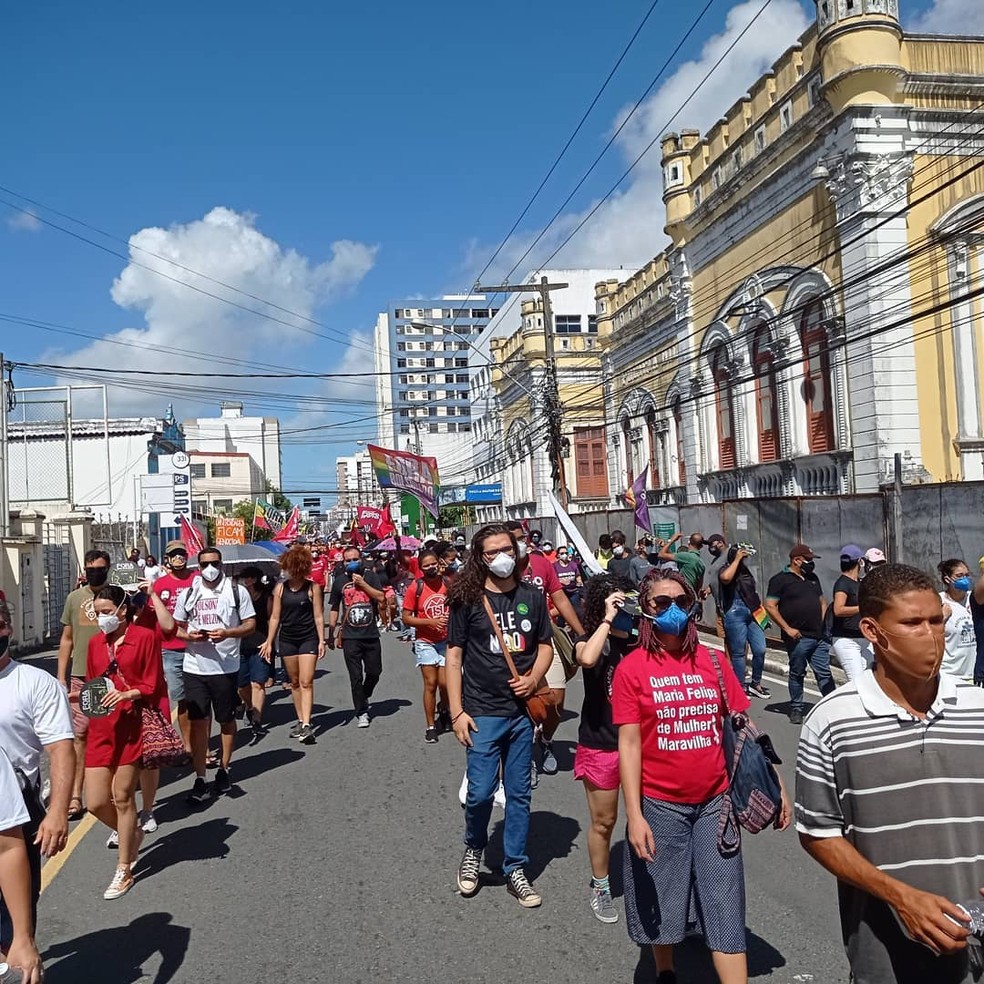 Aracaju registra ato contra o presidente Bolsonaro e a favor da vacina contra Covid