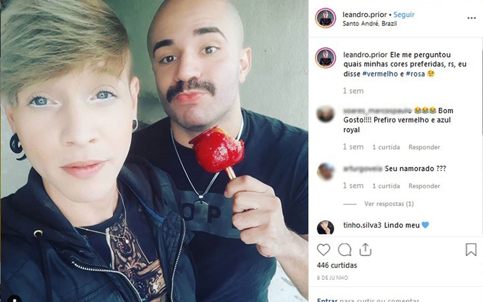 Leandro e o namorado costumam trocar declarações de amor nas redes sociais — Foto: Reprodução/Arquivo pessoal/Instagram