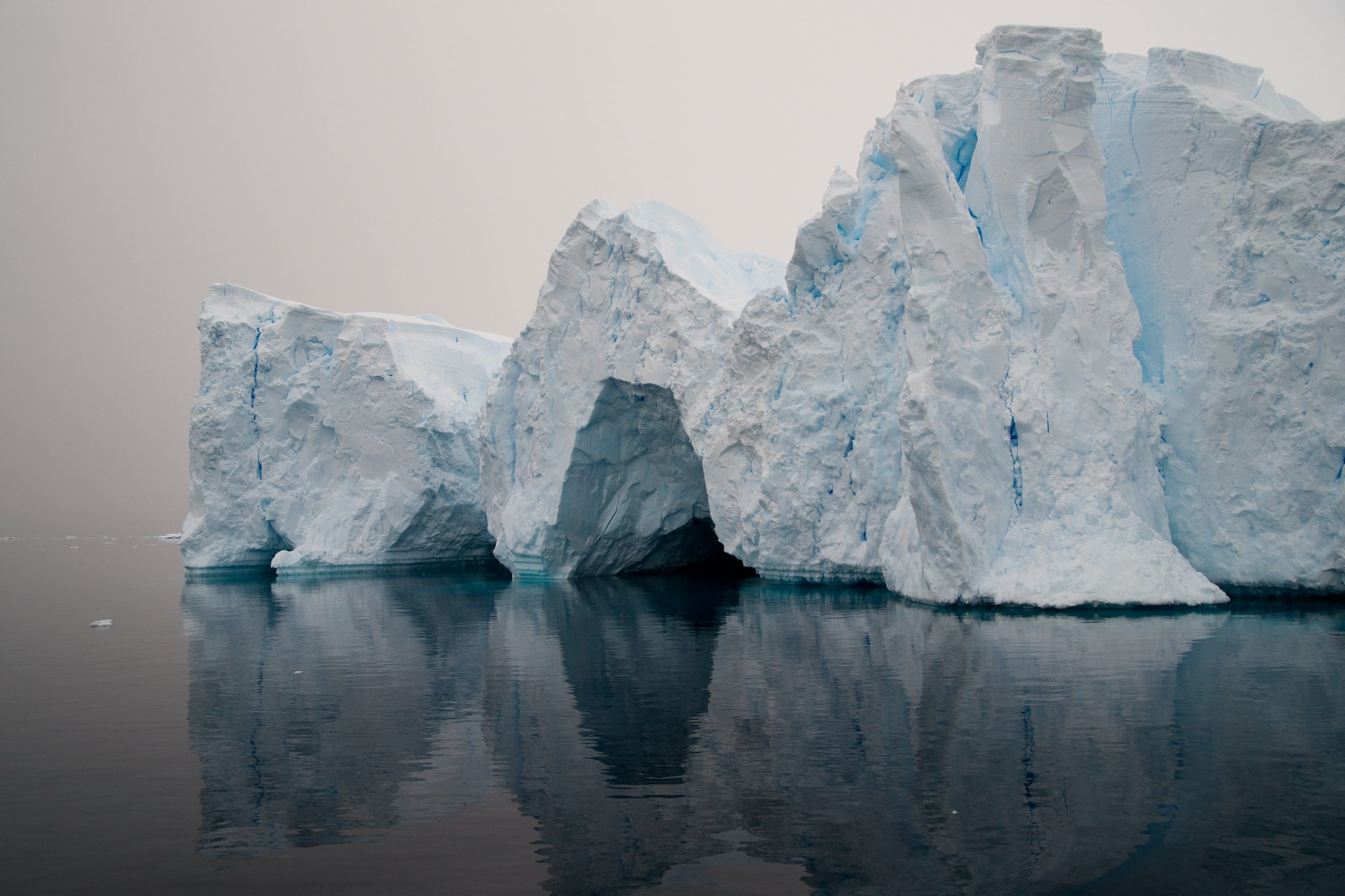 Extensão de gelo marinho da Antártida é a menor desde 1978 (Foto: Torsten Dederich/ Unsplash)