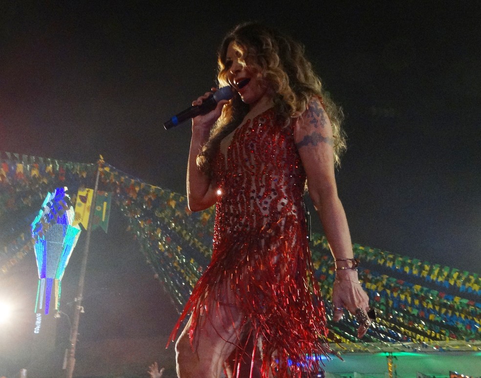 Elba Ramalho celebrou o forró  (Foto: Lafaete Vaz/G1)