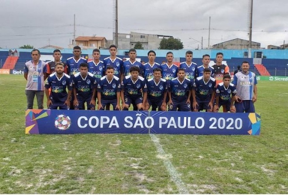 Elenco do São Raimundo-RR que disputou a Copinha em 2020 — Foto: Arquivo Pessoal/SREC